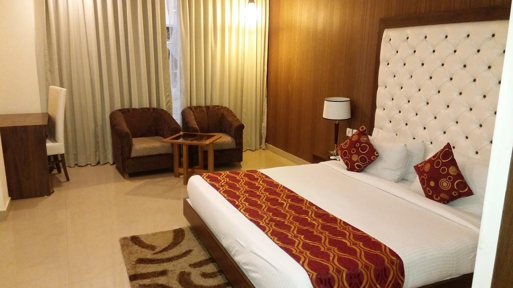 Hotel Jsr Continental Dehradun Cameră foto