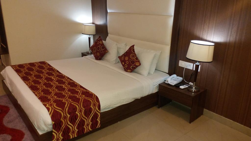 Hotel Jsr Continental Dehradun Cameră foto