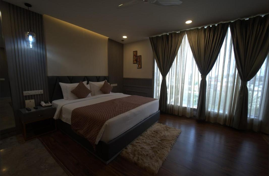 Hotel Jsr Continental Dehradun Exterior foto